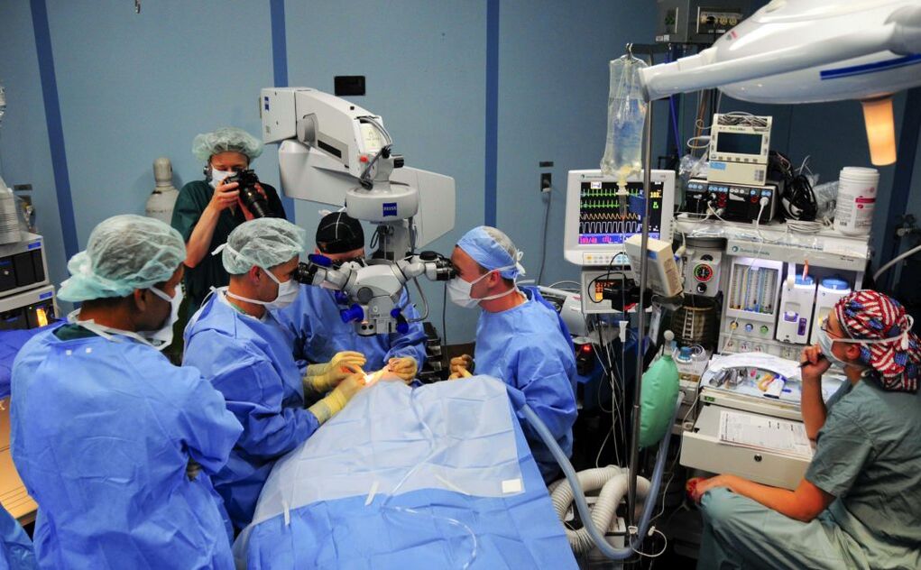 Operation surgeons to reset vision